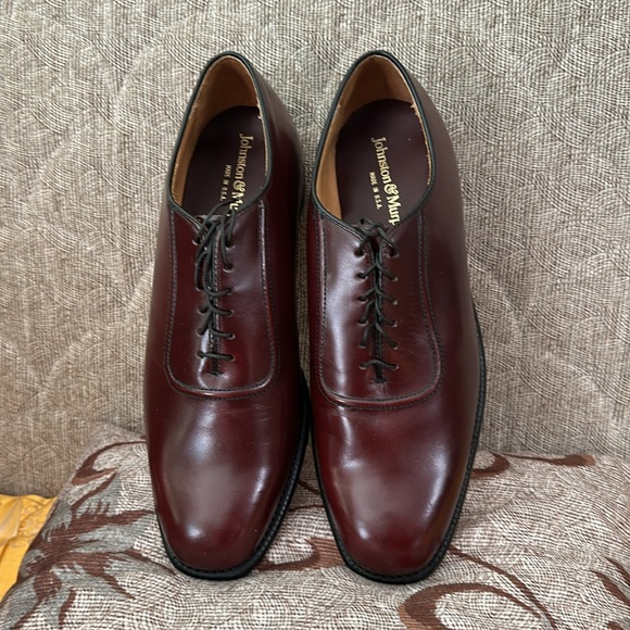 ??NEW FROM DISPLAY JOHNSTON&MURPHY MEN,S SHOES SIZE 10.5